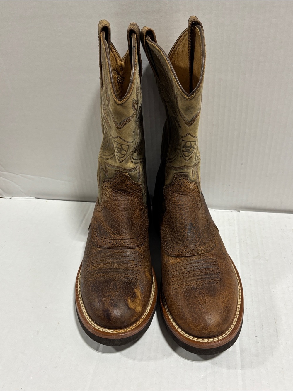 Ariat Men's Heritage Crepe W Toe Cowboy Boot size 8